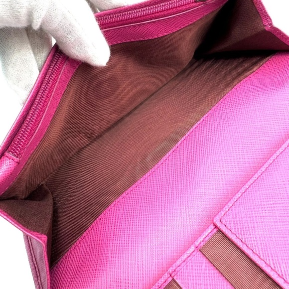 Salvatore Ferragamo Gancini Pink Leather Wallet 🩷🩷Final
Price! - Picture 11 of 15